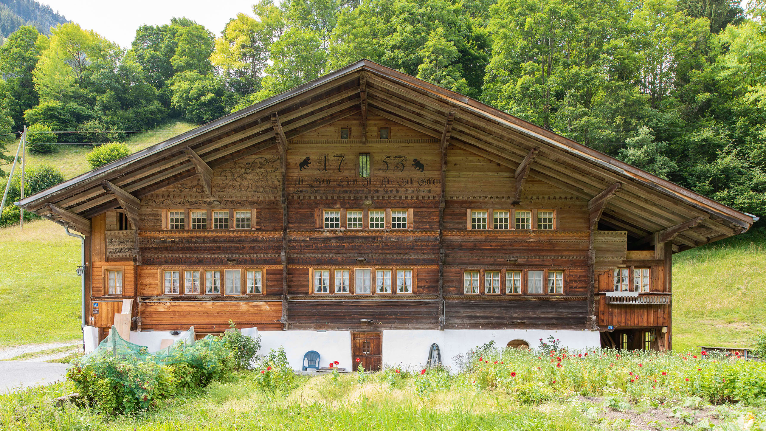 Foto Fassade des Hauses Haueten - zum Foto