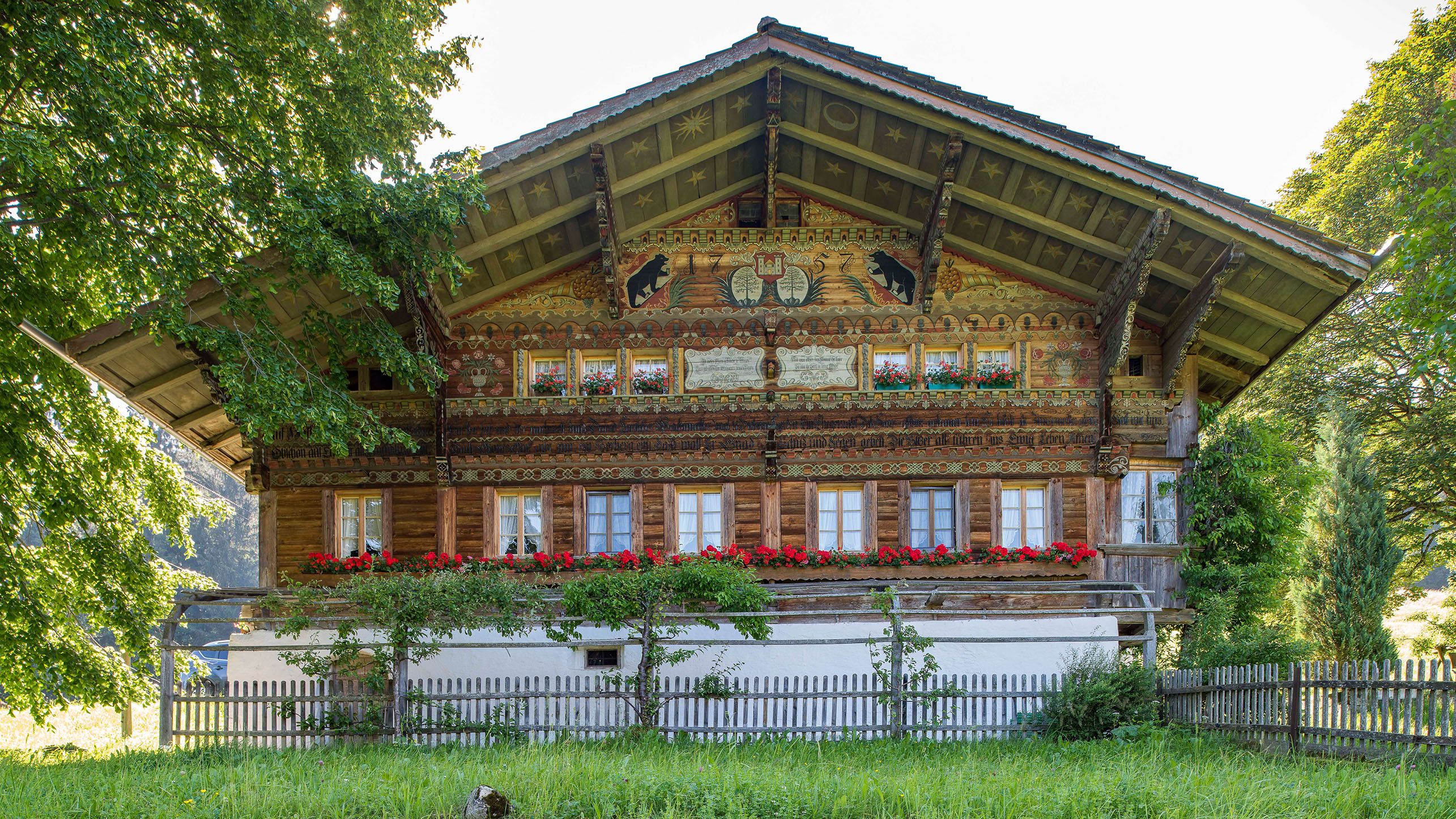 Foto Reich verzierte Fassade des Hauses Obere Walkenmatte - zum Foto